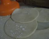 Foto del paso 3 de la receta: Masa para tapas de empanadas (horno) "las que hacía mi abuela"