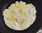 A picture of step 4 of Egg Chicken Roll.
