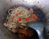 Foto langkah ke 10 dari resep Spaghetti Goreng Pedas.