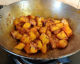 A picture of step 6 of Jeera Aloo (no boiled).