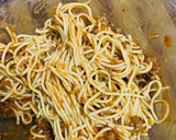 Foto del paso 1 de la receta: Tortilla de fideos de salsa boloñesa