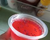 Foto langkah ke 4 dari resep Puding susu strawbery selasih.