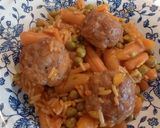 Une image de l'étape 7 de Riz petits pois carottes et boulettes.