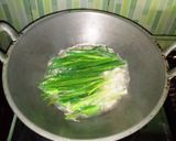 Foto langkah ke 2 dari resep 24. AYAM KECAP DAUN BRAMBANG.