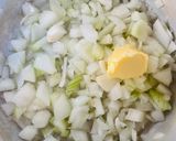 Foto del paso 3 de la receta: ZAPALLITOS RELLENOS VEGETARIANOS 🧅🌽 #800❤️👏 🥒🥚🧀