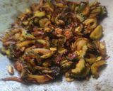 क्रिस्पी प्याज़ करेला फ्राई (Crispy pyaz karela fry recipe in hindi) रेसिपी चरण 3 फोटो