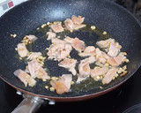 Foto del paso 3 de la receta: Farfalle con salmón y bacon