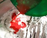 Foto langkah ke 3 dari resep Strawberry Ice Cream.