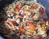 Foto del paso 1 de la receta: Tallarines fritos tres delicias chinos🎋🍜🍤