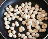A picture of step 7 of Varat special, poory bhaji, chattny, makhany ki kher.