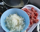 Foto langkah ke 2 dari resep Martabak Telor Jamur.