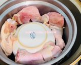 滴雞精、涼拌雞絲「一雞二用，營養湯品與開胃涼菜」的食譜步驟2照片
