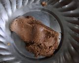 A picture of step 2 of Nutella Biscuit bomb.