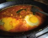 A picture of step 2 of Egg shakshuka.