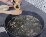 A picture of step 4 of 【Chef Baek Jong Wong Recipe】Korean Beef Seaweed Soup.