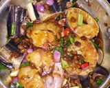 Hình bước làm 1 của món Cá ngát kho tương hột
