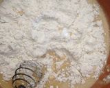Foto langkah ke 4 dari resep Banana cake/ pisang simple (no mixer).