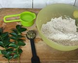 A picture of step 1 of Curry leaves Chapati.