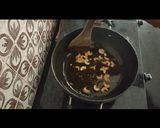 A picture of step 4 of Beetroot halwa.
