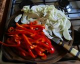 Foto del paso 1 de la receta: Sandwichitos (al disco) de bondiola y carne de res