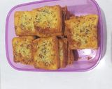 Foto langkah ke 6 dari resep Garlic Cheese Bread Roti Tawar Mau Expired Kadaluarsa Air Fryer.