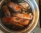 Foto del paso 2 de la receta: Chernia, espárragos con salsa de fumet de langostinos