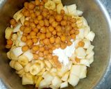 A picture of step 4 of Creamy Fruit Chaat 😋😋😍😍.