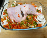 Foto del paso 7 de la receta: Pollo asado con setas y pimientos
