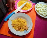 Foto del paso 4 de la receta: Huevos rellenos con langostinos y salmón ahumado