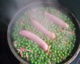 Foto del paso 2 de la receta: Salchichas al vapor de guisantes a la cerveza con bacon