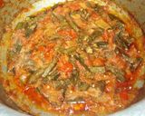 A picture of step 6 of Bhindi ka salun.