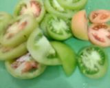 Foto langkah ke 3 dari resep Tumis Sarden Tomat Hijau.