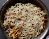 Foto langkah ke 5 dari resep Mi Panggang Mozzarella.