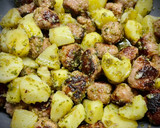 Foto del paso 5 de la receta: Ensalada de salchicha con patata al pesto