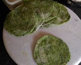 A picture of step 5 of Bathua aur matar kachori.