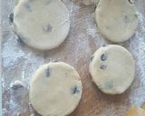 A picture of step 2 of Welsh Cakes.