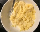 รูปขั้นตอนการทำที่ 2 ของ Mashed Potato with Taberu Rayu