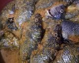 Foto langkah ke 2 dari resep SEMUR IKAN MUJAIR WARISAN (alhm) IBUQw.