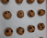Foto langkah ke 6 dari resep Soft chocochip cookies 🍪.