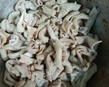 Foto langkah ke 1 dari resep Tumis usus pedas manis.
