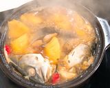Hình bước làm 3 của món Cá cam kho khóm
