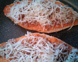 Foto del paso 4 de la receta: Pan pizza crujiente en el sartén