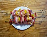 Foto del passaggio 3 della ricetta Spiedini di pollo marinati nella birra scura