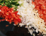Foto del paso 2 de la receta: Arroz al azafrán con un toque de vino blanco