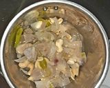 A picture of step 8 of Malai kofta with white gravy curry.