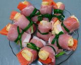 Hình bước làm 4 của món Cá hồi cuộn
