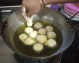 A picture of step 3 of Dahi Vada.