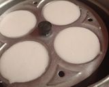 A picture of step 8 of Idli sambhar with coconut chutney.