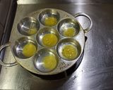 Foto langkah ke 5 dari resep Martabak Mie Mini.