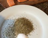 Foto del paso 1 de la receta: Salmón con costra de hierbas
